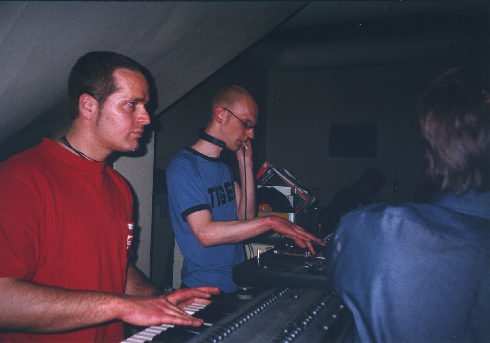 State Zero release party @ Fink Club, 02.05.2003